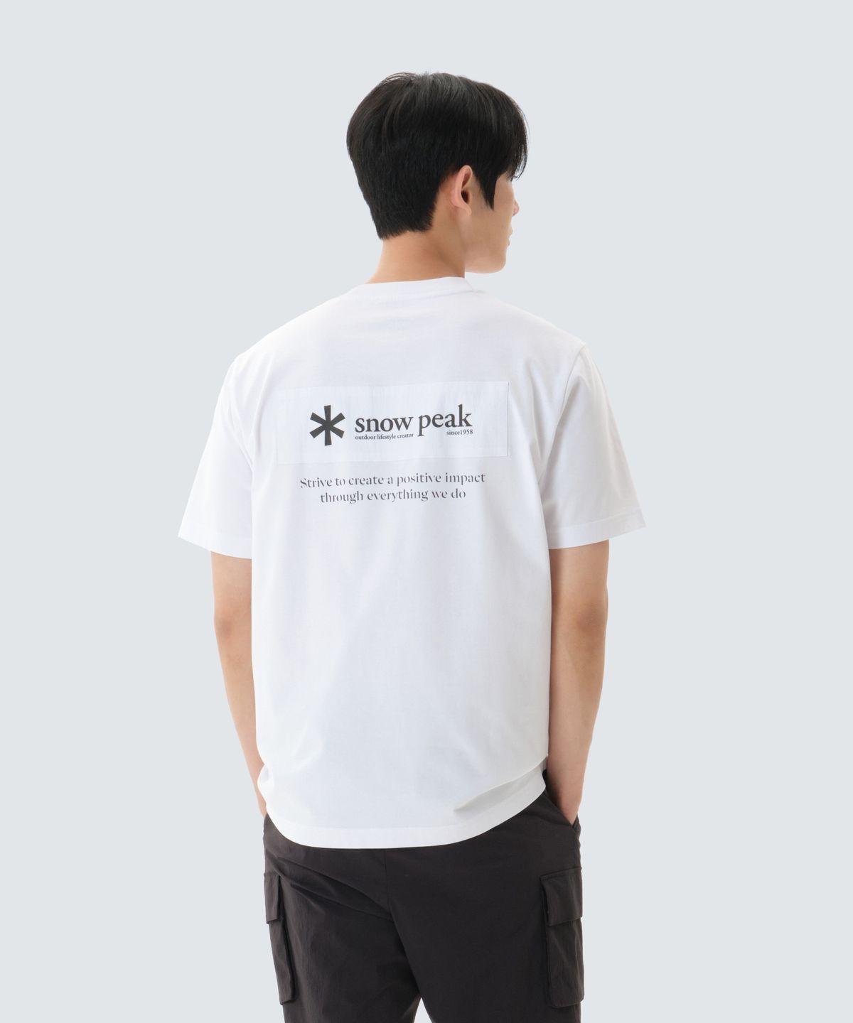 스노우피크 어패럴(SNOWPEAK APPAREL) 에어로쿨 우븐 패치 반팔 티셔츠 (S26MUFTS24) White
