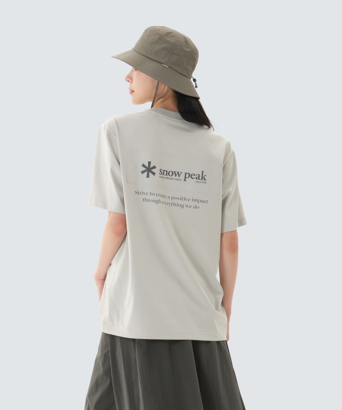 스노우피크 어패럴(SNOWPEAK APPAREL) 에어로쿨 우븐 패치 반팔 티셔츠 (S26MUFTS24) Gray