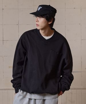 마일즈 원포켓 브이넥 맨투맨 블랙