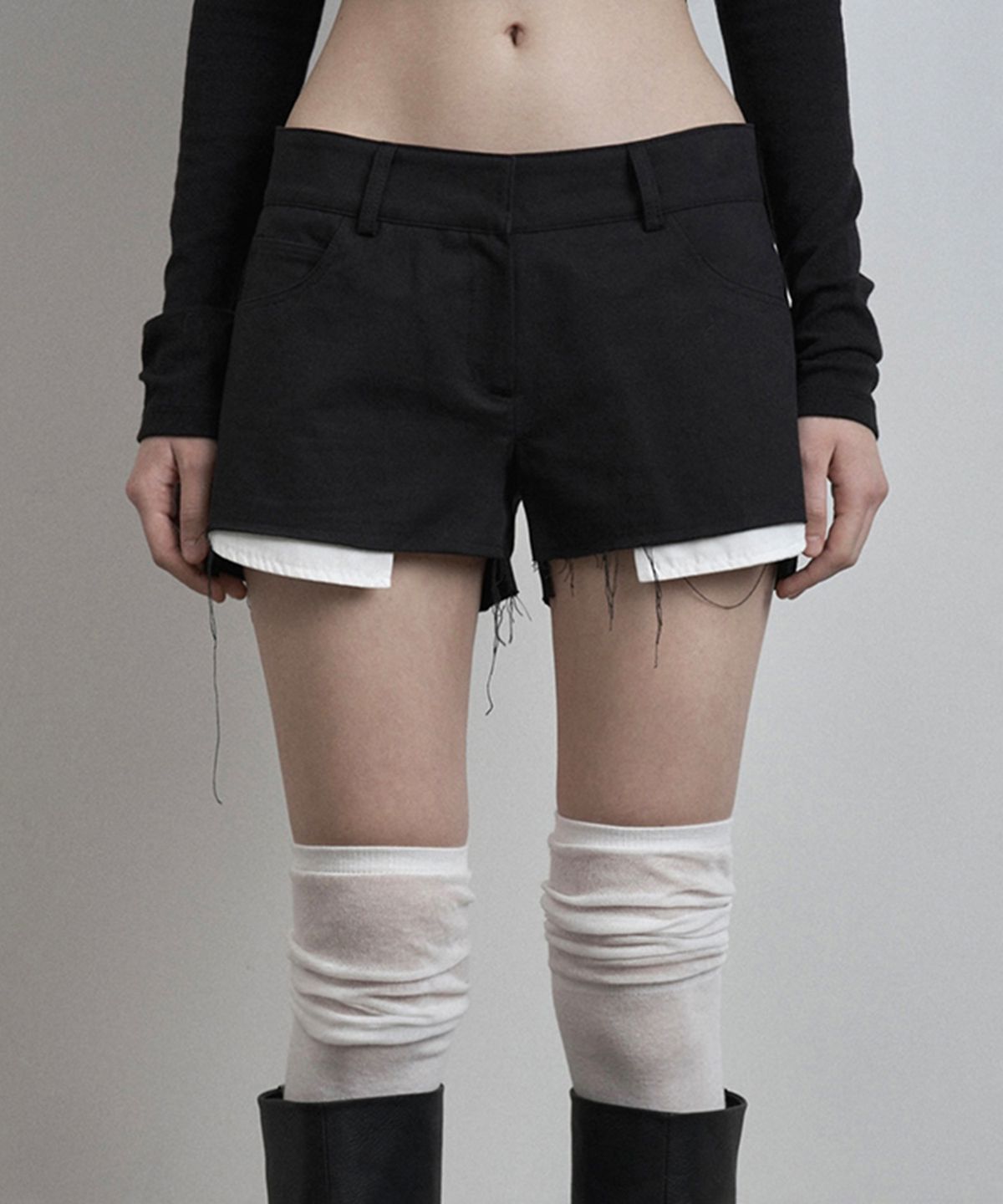 이네기(INEGI) Exposed Pocket Shorts (black)