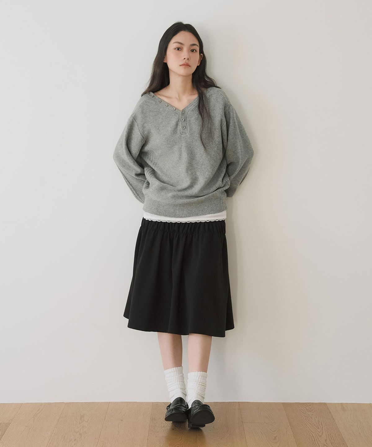 이어닝(YEARNING) SHIRRING FLARE MIDI SKIRT, BLACK