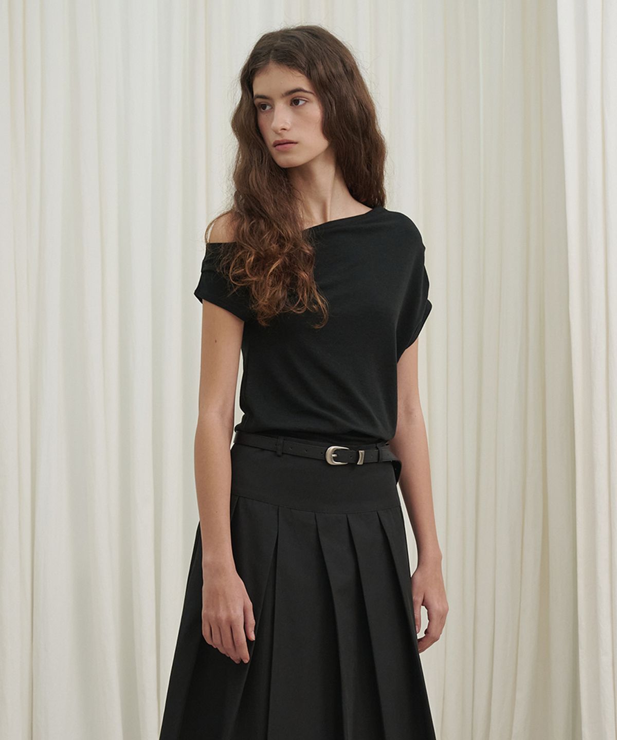 마롯(MARROT) Draped Unbalance T-shirt_Black