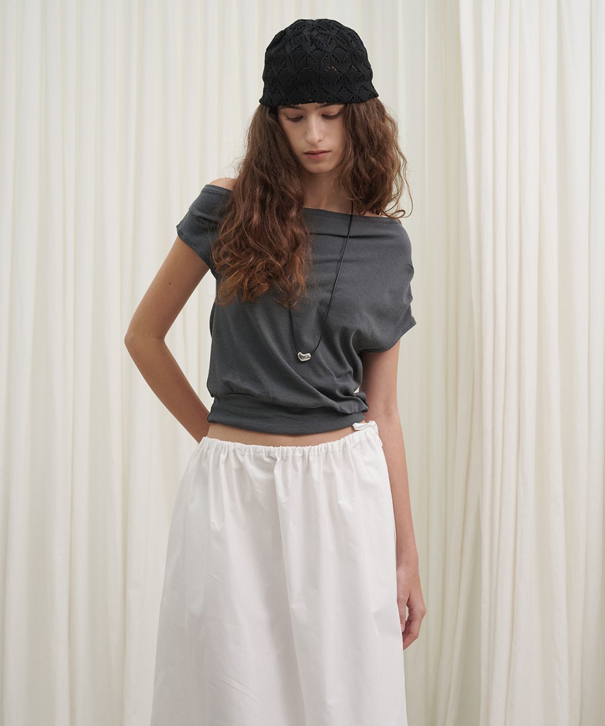 마롯(MARROT) Draped Unbalance T-shirt_Charcoal