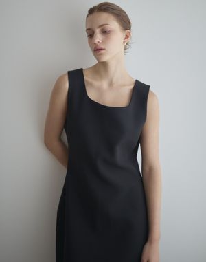 Modern squre neck Ops_Black