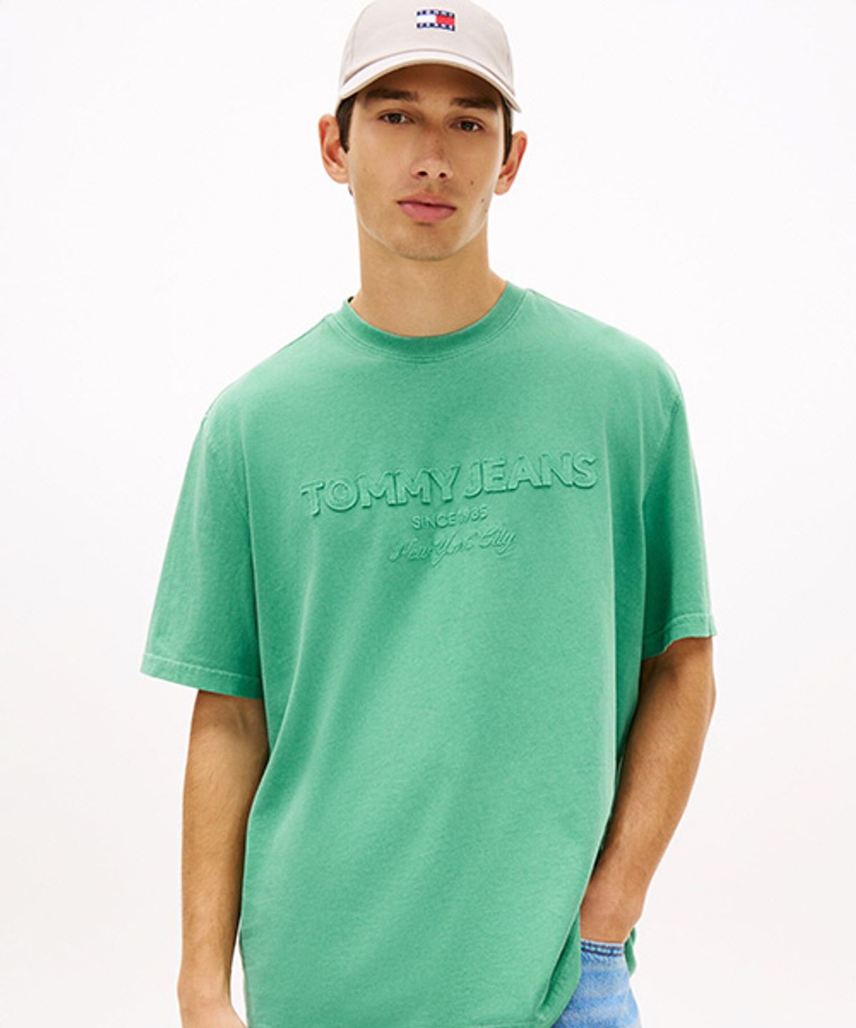 타미진스(TOMMY JEANS) 90S 뉴 클래식 반팔 티셔츠 (T32G1TTO35TMT1L5Y)