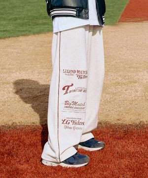 [LG트윈스x1993스튜디오] V4 레터링 파이핑 스웨트 팬츠_오트베이지