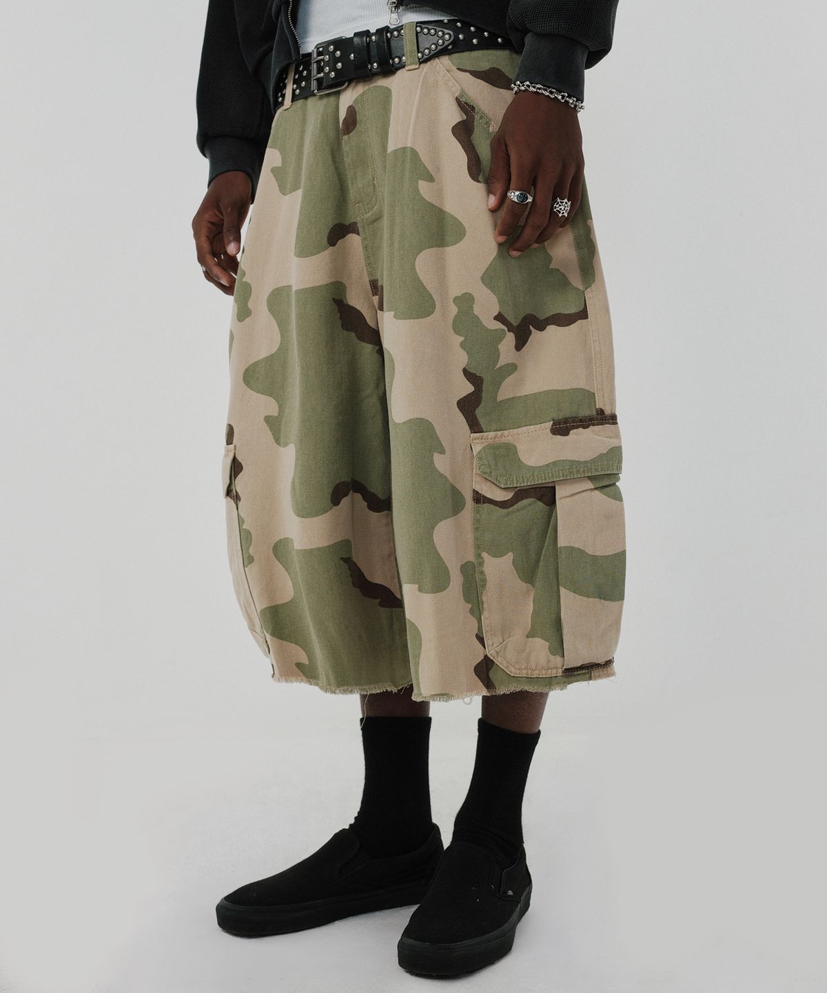 스웨이드(SUADE) CAMO CARGO SHORTS [BROWN CAMO]