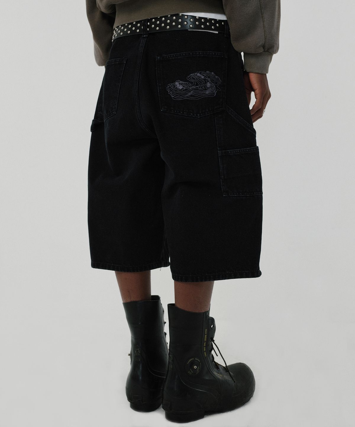 스웨이드(SUADE) CONTOUR DOUBLE KNEE SHORTS [BLACK]