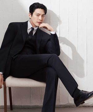 기본 화이트 드레스 셔츠 (FMBAA5301)