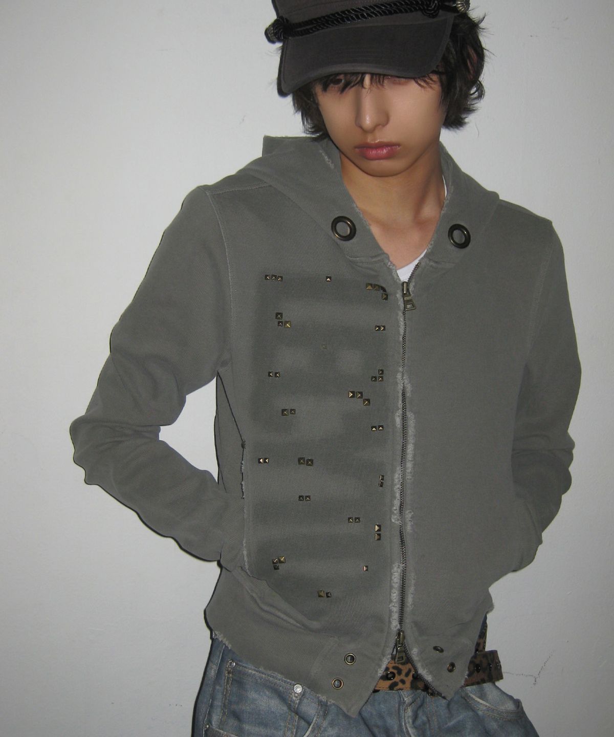 레씨토(LECYTO) Grid Stud Pigment Zip-Up Hoodie_[Khaki]