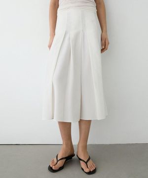 박스 플리츠 미디 스커트