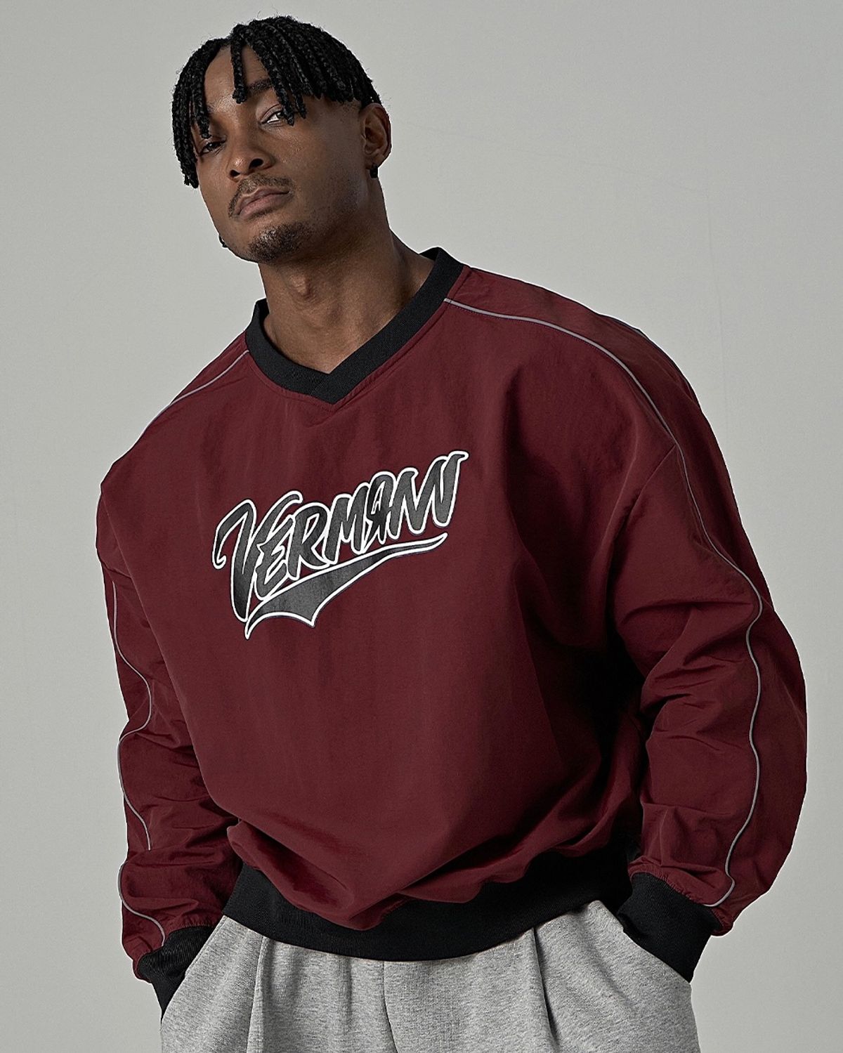 베르만 어패럴(VERMANN APPAREL) 파이핑 우븐 스트럭쳐 맨투맨 [버건디]