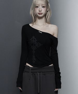 Lettering Printing One-Shoulder Long Sleeve Top (Black)