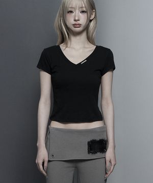 Dart Line V-Neck Slim Top (Black)
