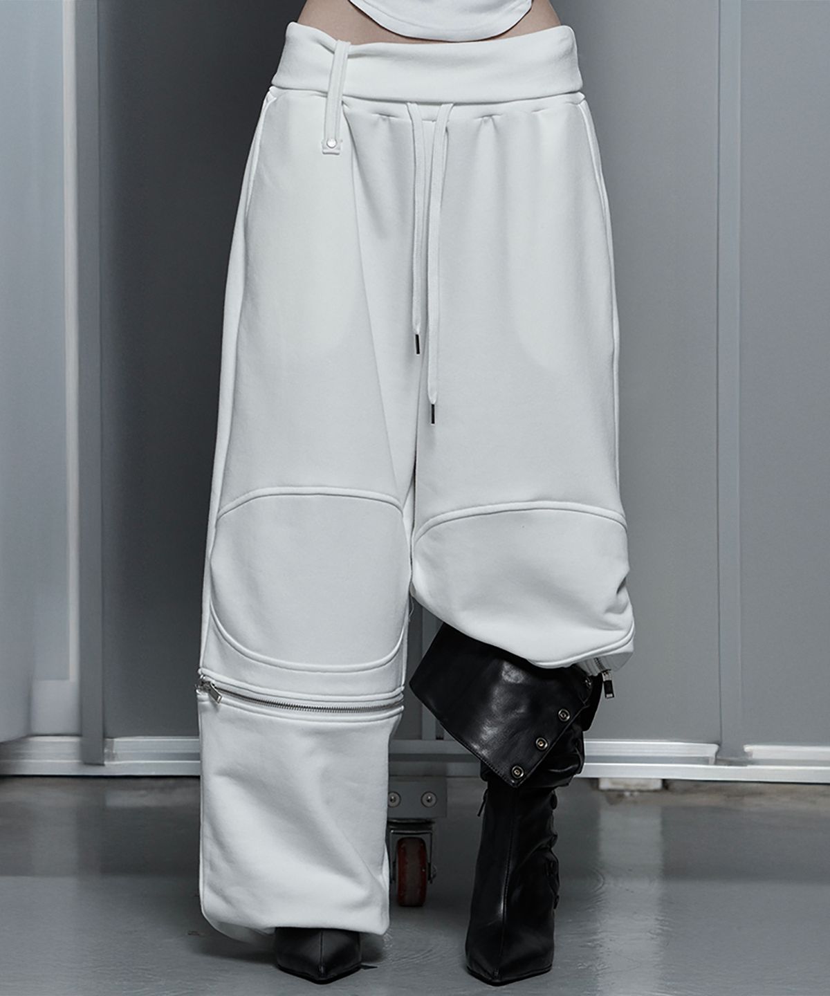 에트오소메(ETRE AU SOMMET) Zipper 2-Way Double Knee Bermuda Wide Pants (white)