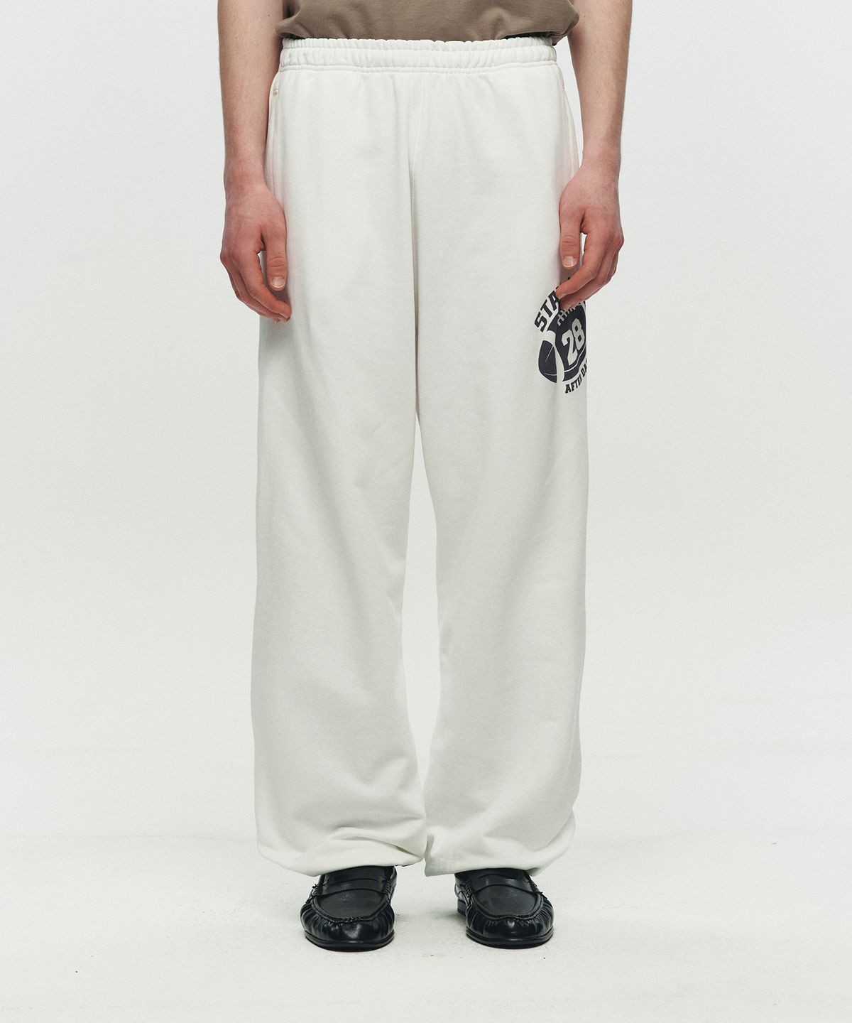 호이테(HEUTE) STAY UP SWEATPANTS (WHITE)
