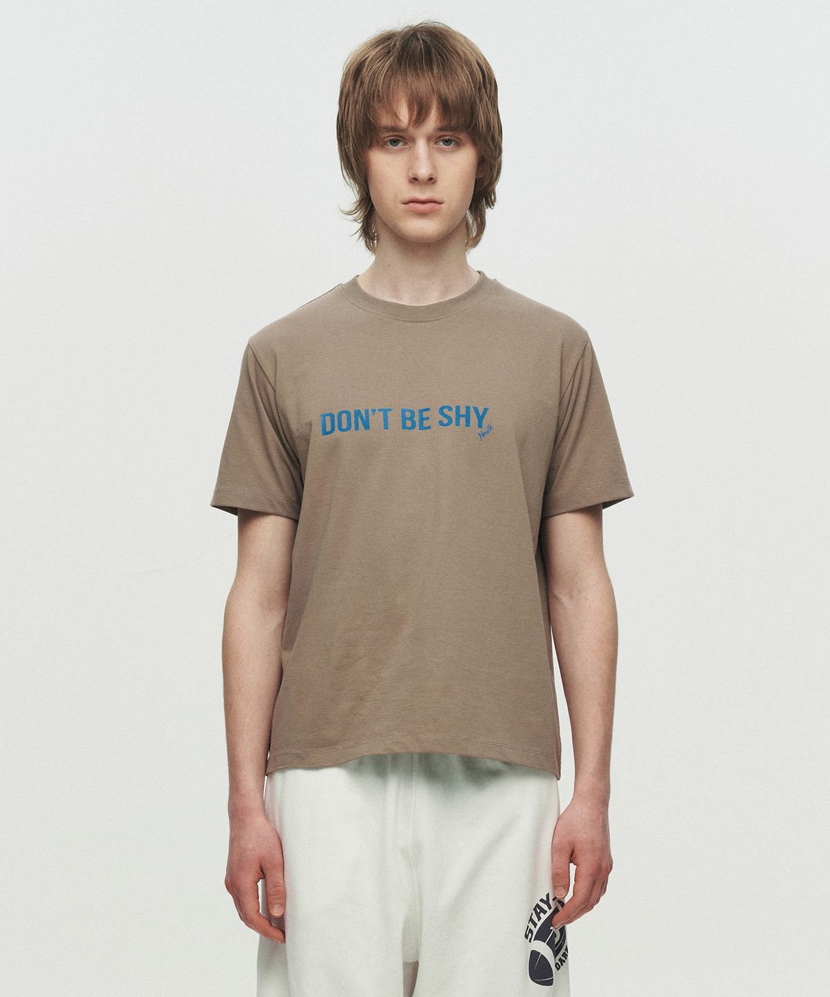호이테(HEUTE) DON’T BE SHY T-SHIRT (BROWN)