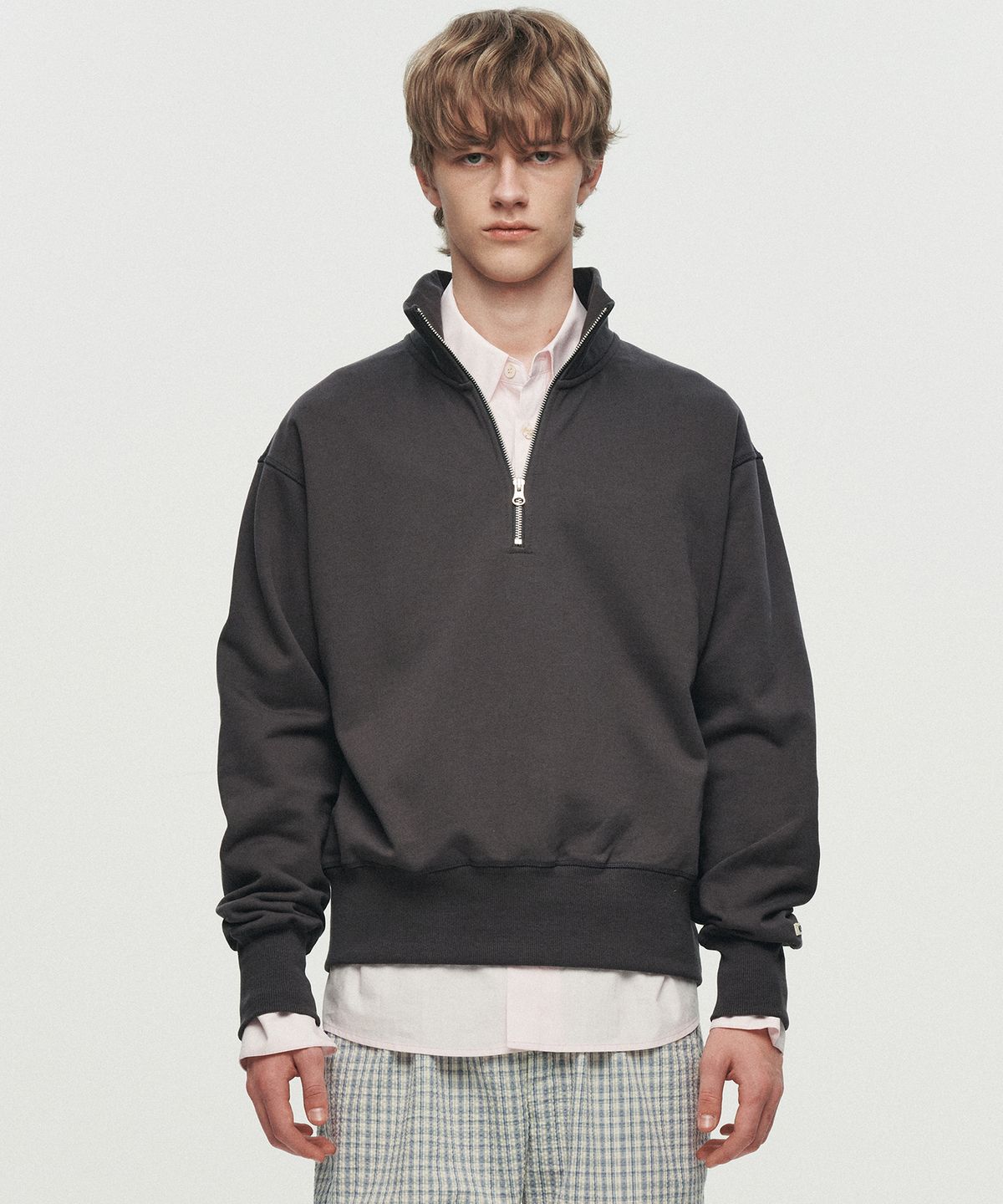 호이테(HEUTE) ELIN HALF ZIP SWEATSHIRT (DARK GREY)