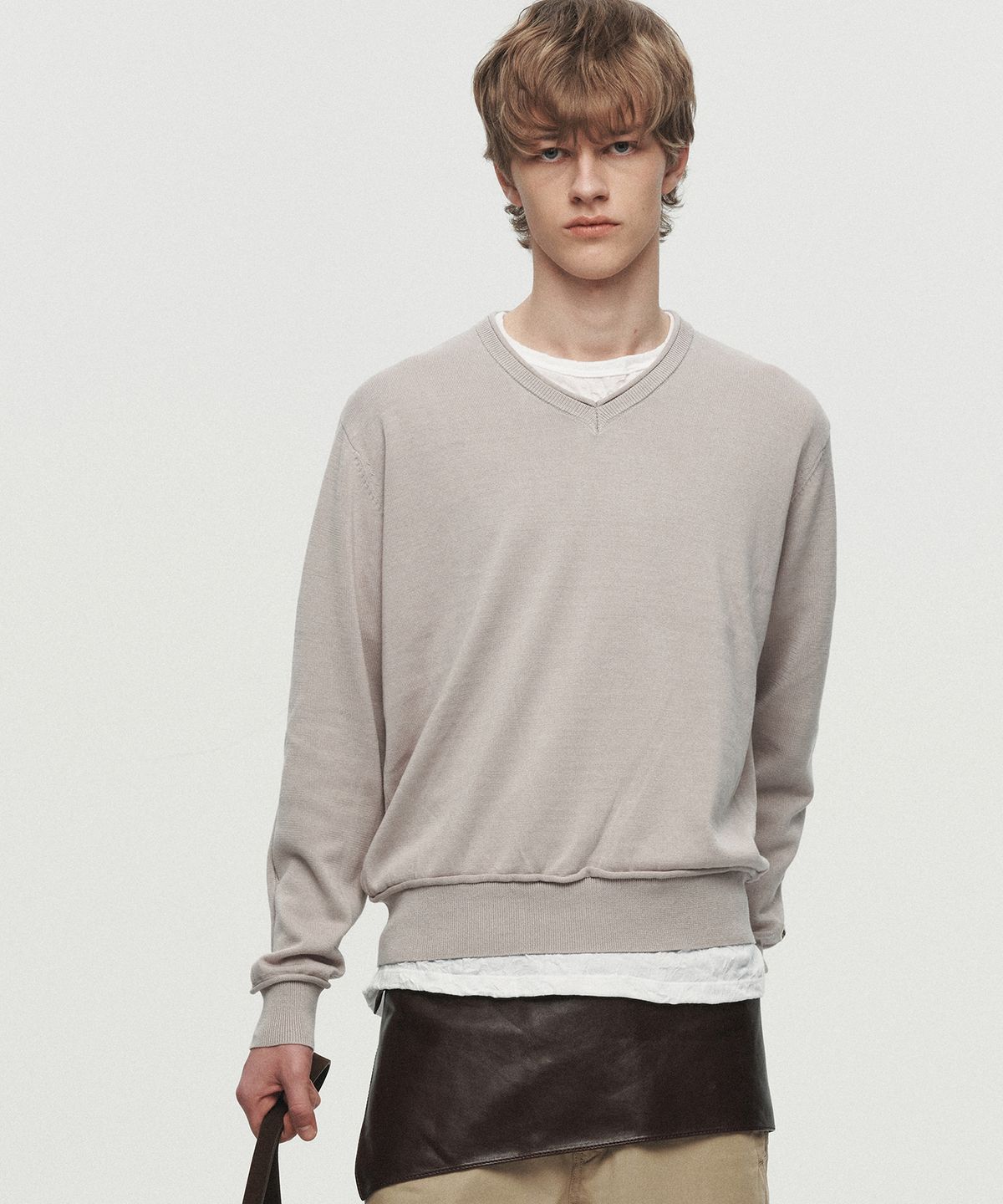 호이테(HEUTE) NIEL COTTON V-NECK KNIT (LIGHT GREY)