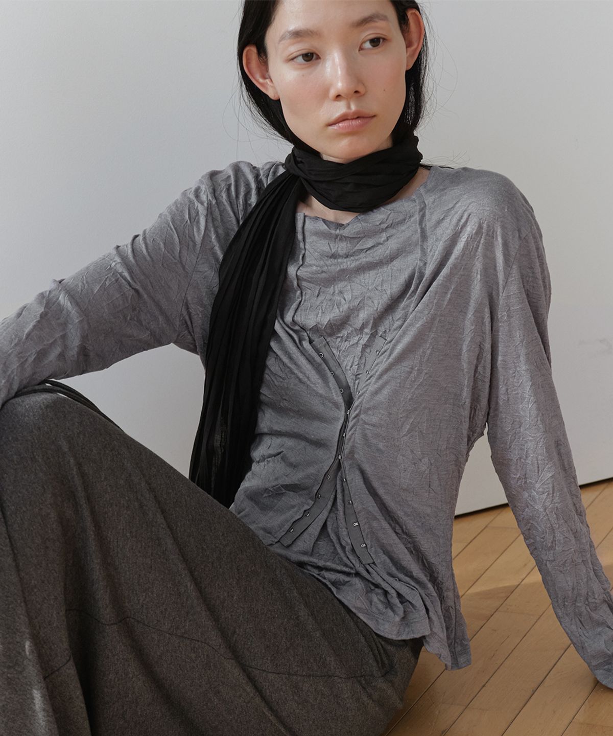 로우타이드(LOW TIDE) CREASE SNAP TOP [GREY]