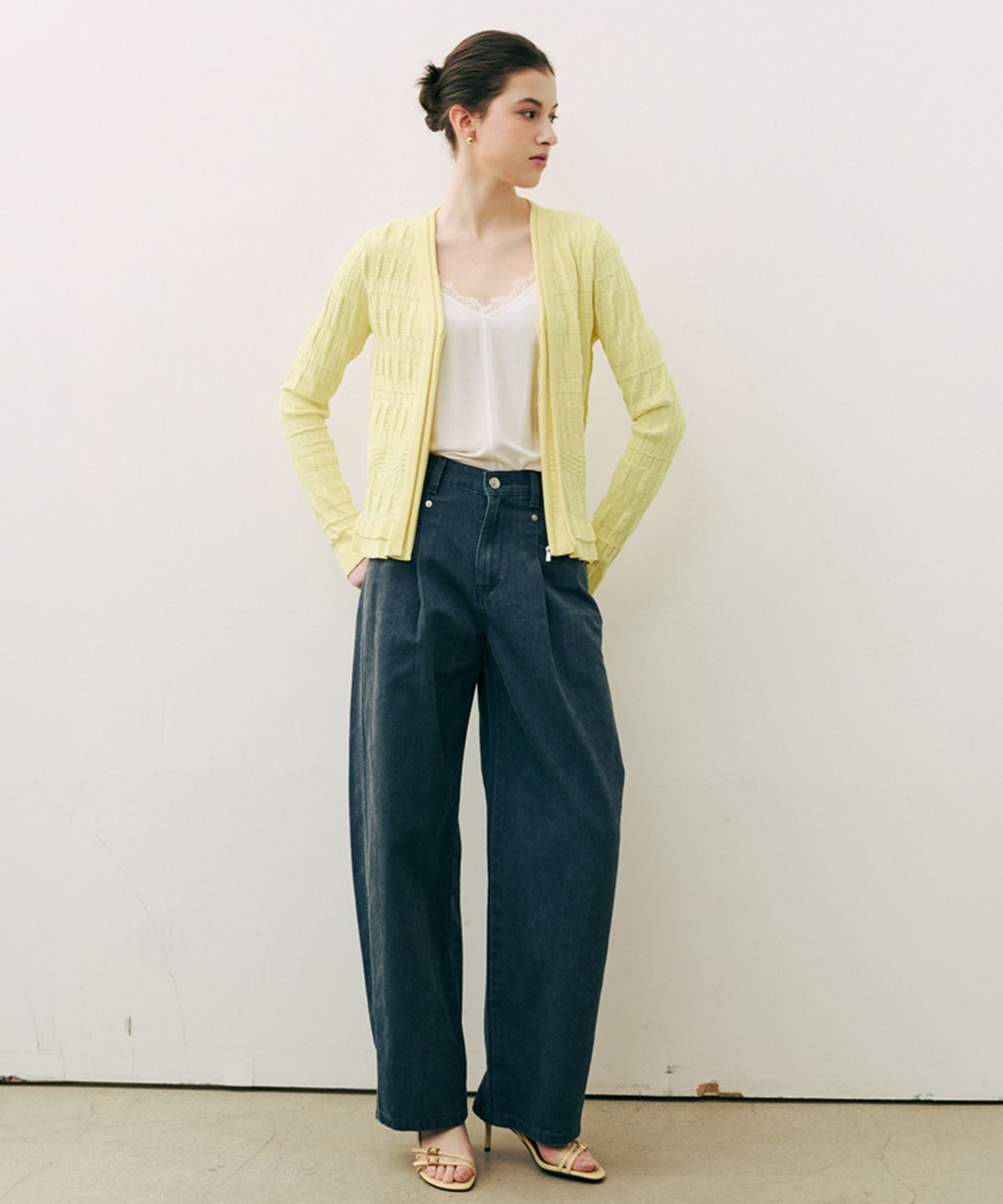 바니스뉴욕(BARNEYS NEWYORK) 린넨블렌디드 피그먼트 배럴데님 네이비