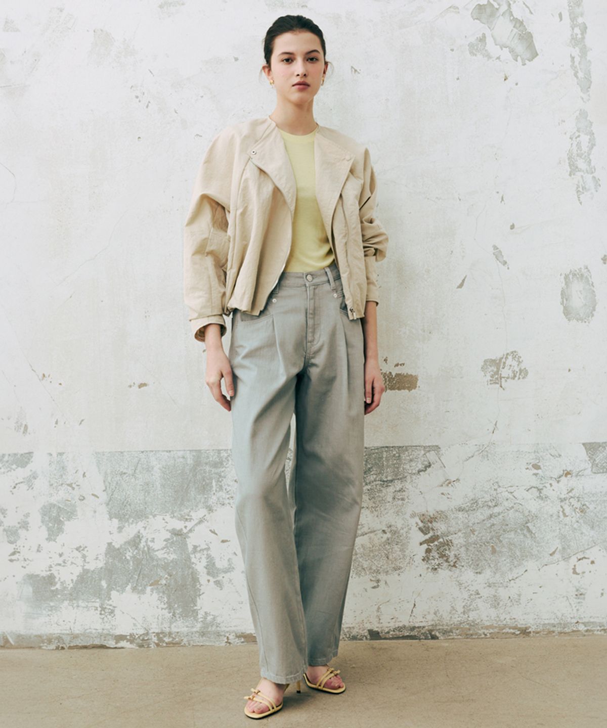 바니스뉴욕(BARNEYS NEWYORK) 린넨블렌디드 피그먼트 배럴데님 그레이