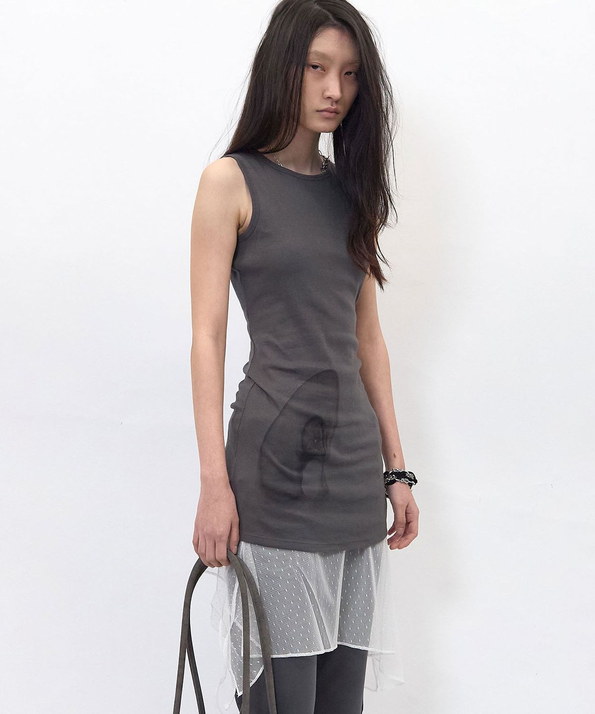 비엘알(BLR) Room of Echoes Graphic Sleeveless Grey