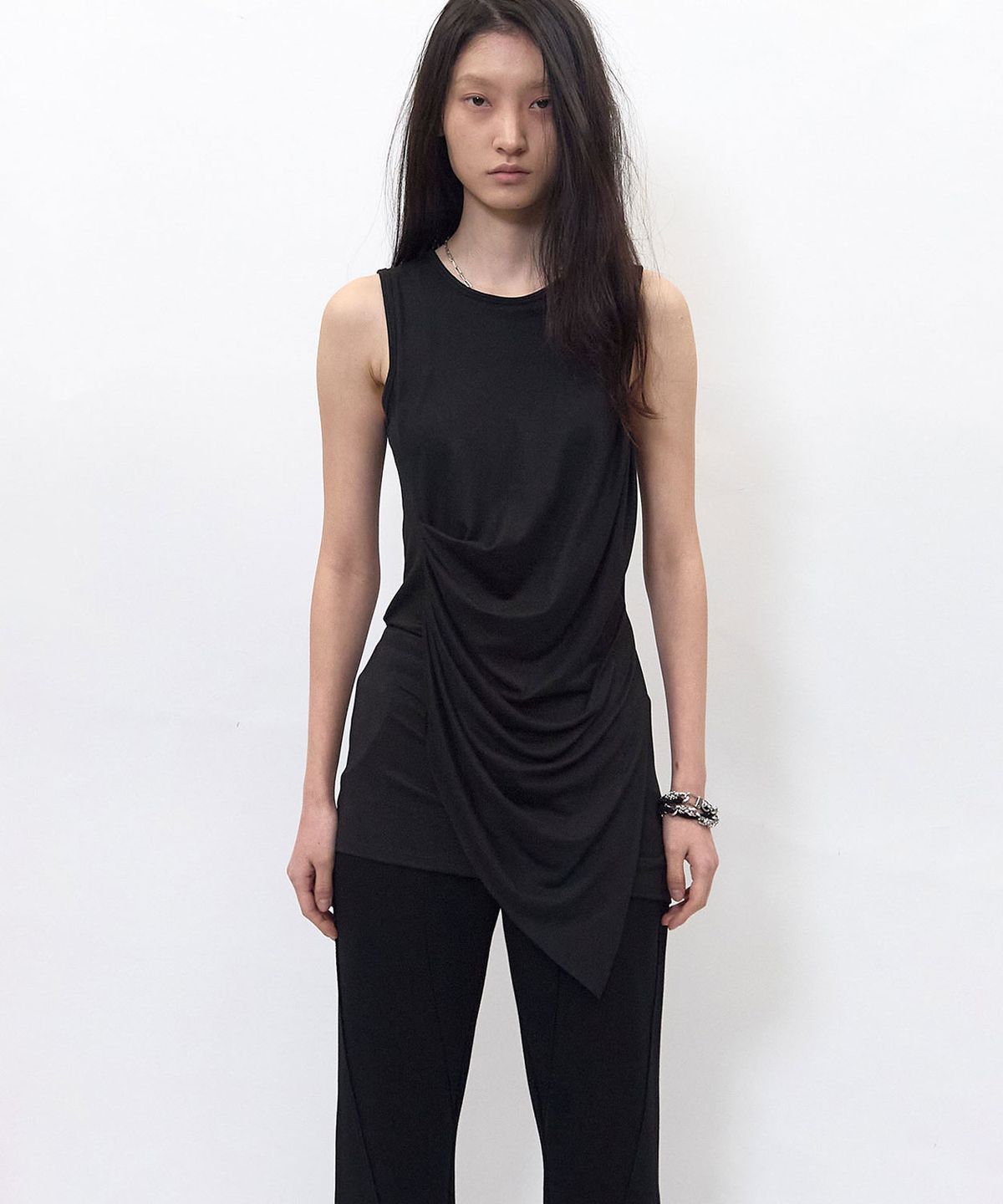 비엘알(BLR) Soft Draping Sleeveless Black