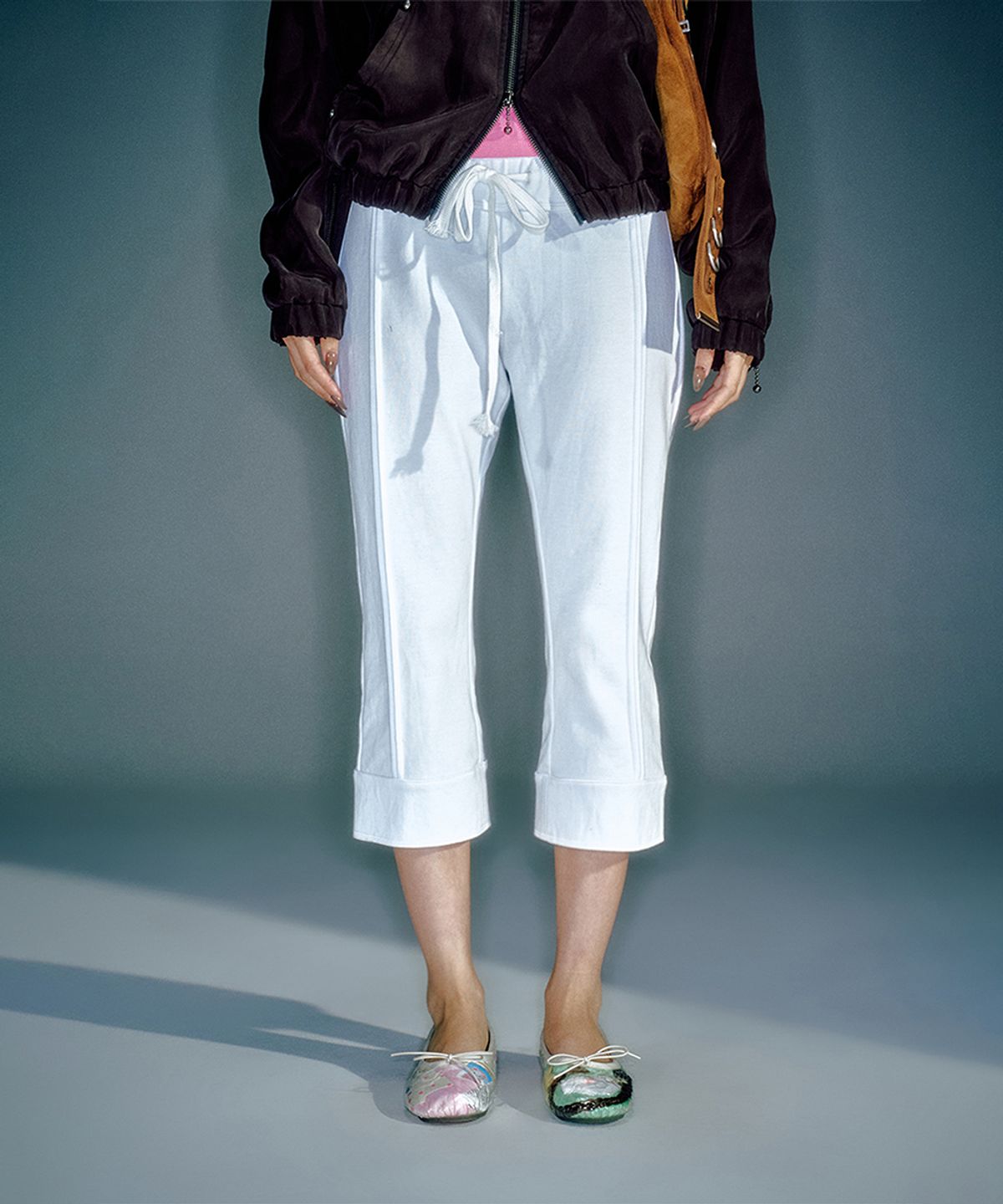 베이컨트 아카이브(VACANT ARCHIVE) WORKSHOP CAPRI SLIM JERSEY PANTS WHITE