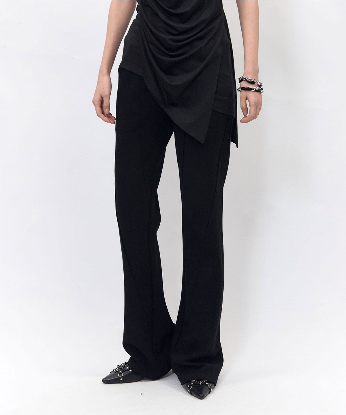 비엘알(BLR) Arc Line Comfy Bootcut Pants Black