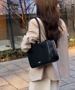 멜로우 클래식 숄더백 블랙