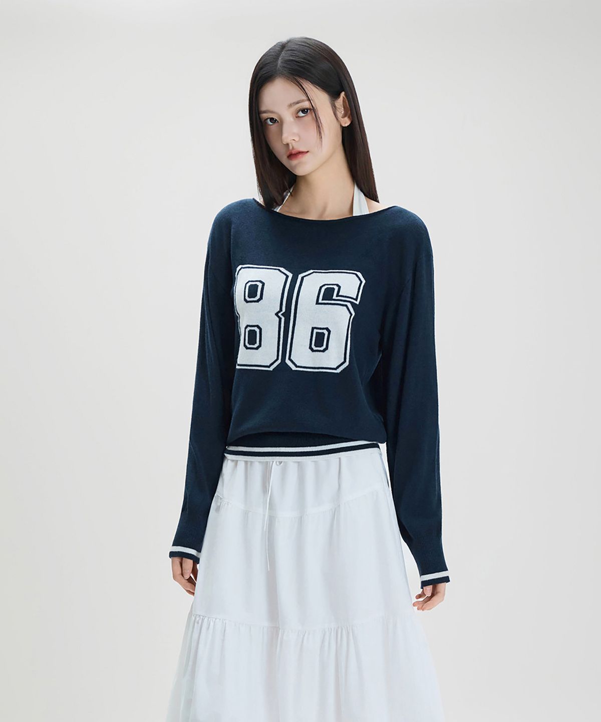 미쏘(MIXXO) 넘버링 그래픽 풀오버_MIWKAG415T
