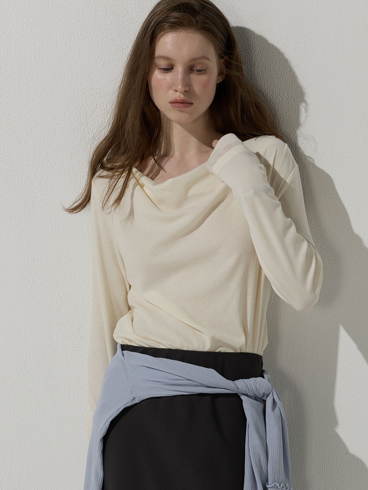 비뮤즈맨션(BEMUSE MANSION) Drape neck top - Ivory