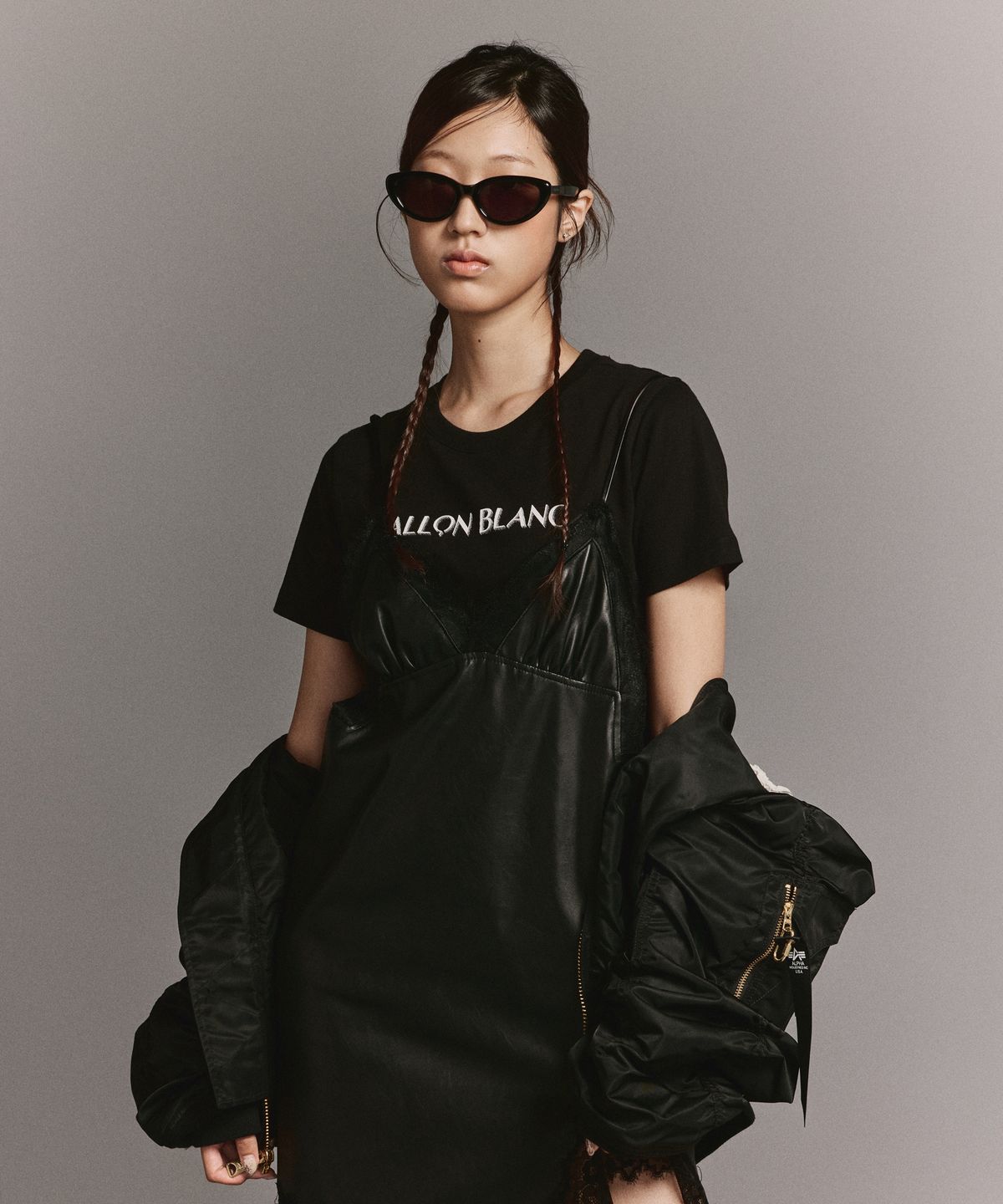 발롱블랑 라이프(BALLONBLANC LIFE) Women’s Round Tee - BLACK
