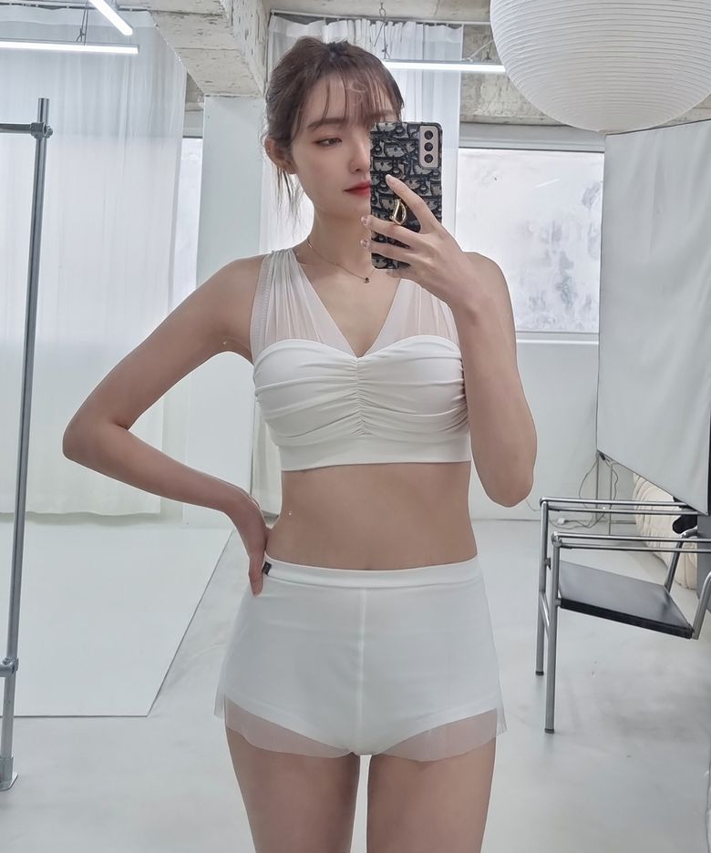 [TOP][다프네하트넥탑_화이트] 메쉬 하트넥 셔링 브라탑