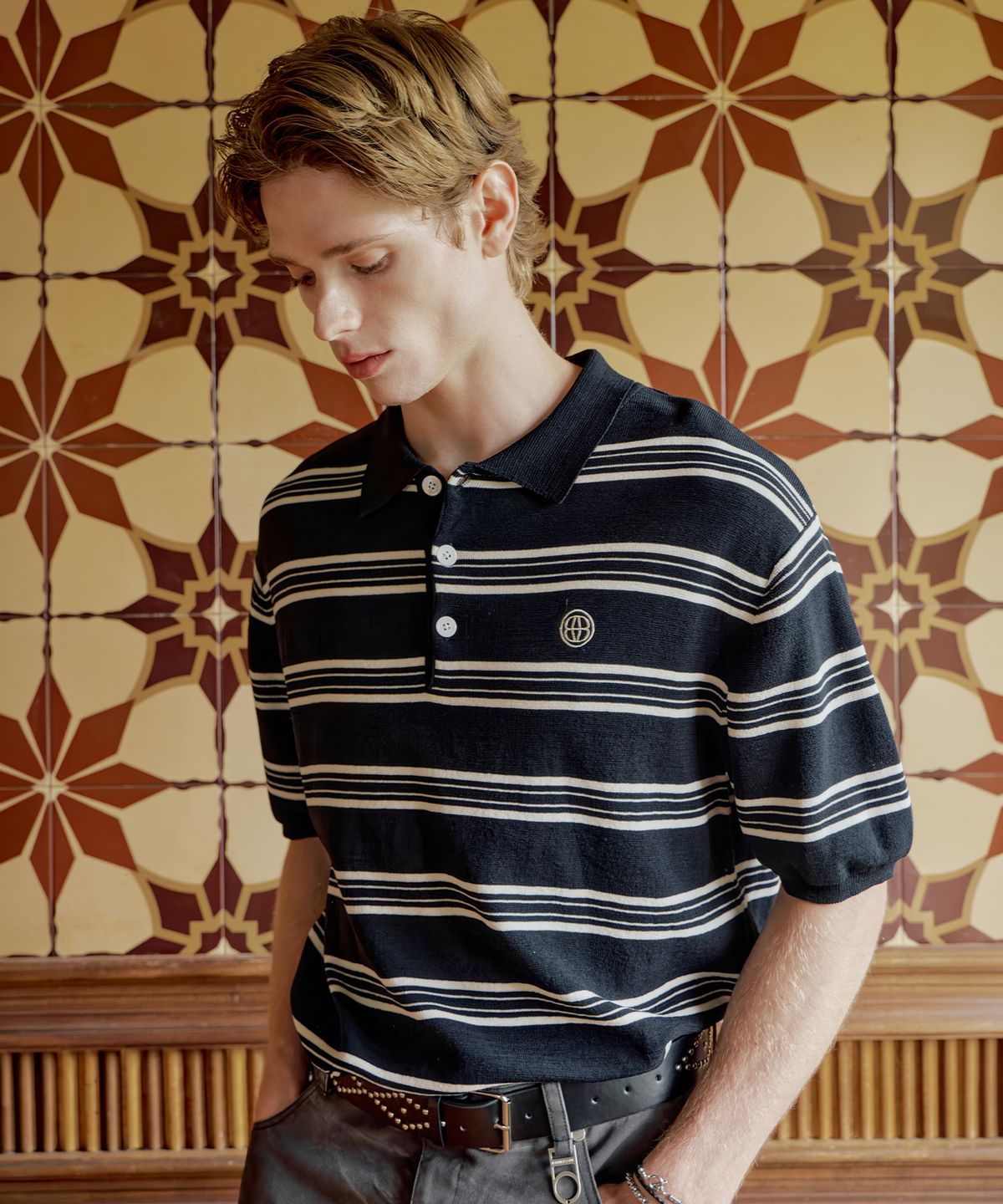 디써티원(DTHIRTYONE) Color Striped Short Sleeve Knit Polo (BLACK)