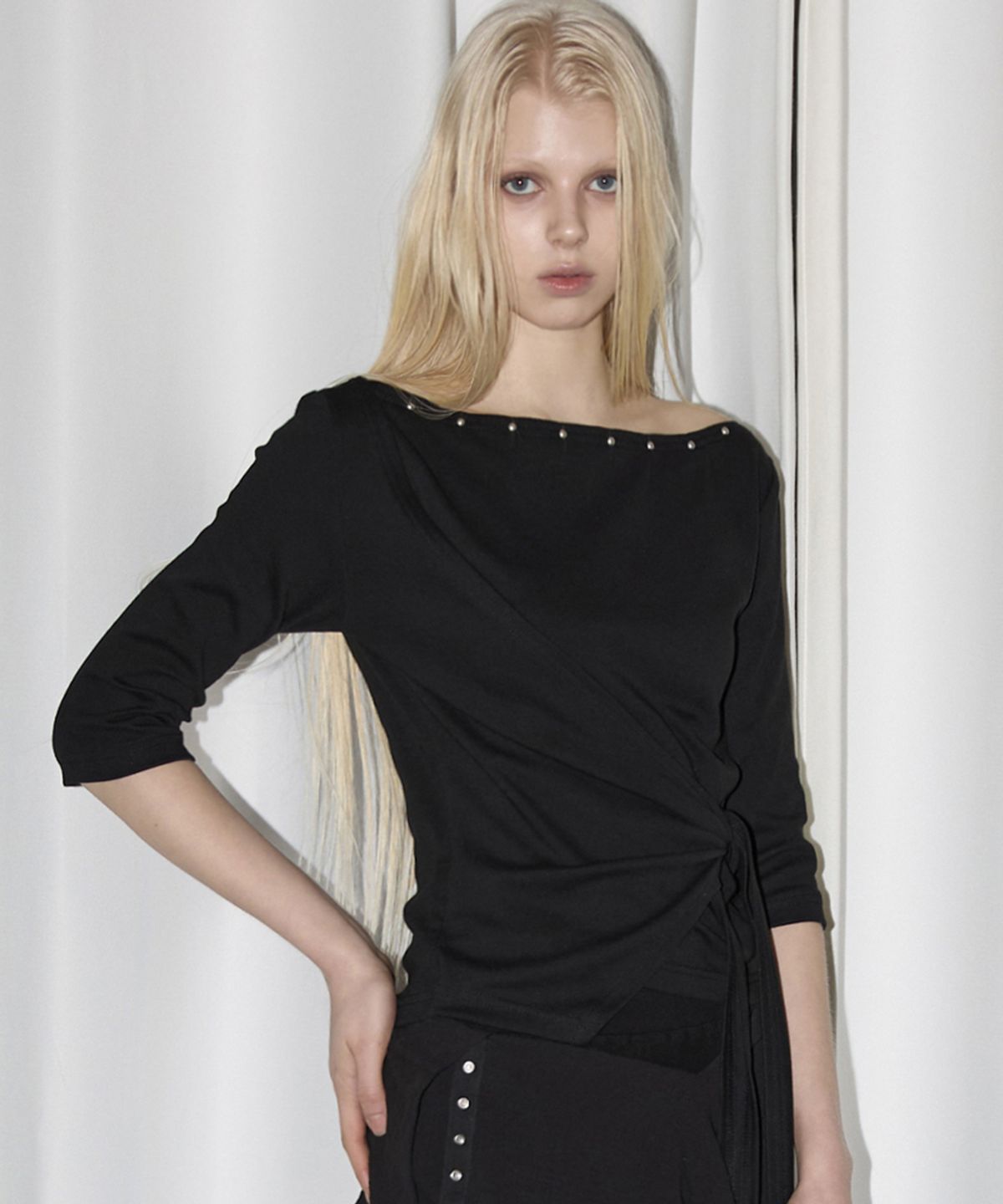 렌세(RENSE) Stud Tie Top Black