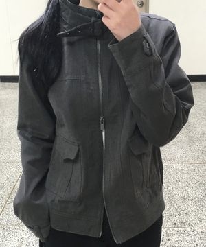 아일렛 벨티드 포인트 하이넥 멀티 포켓 베이직 블루종 코튼 자켓 [카키]