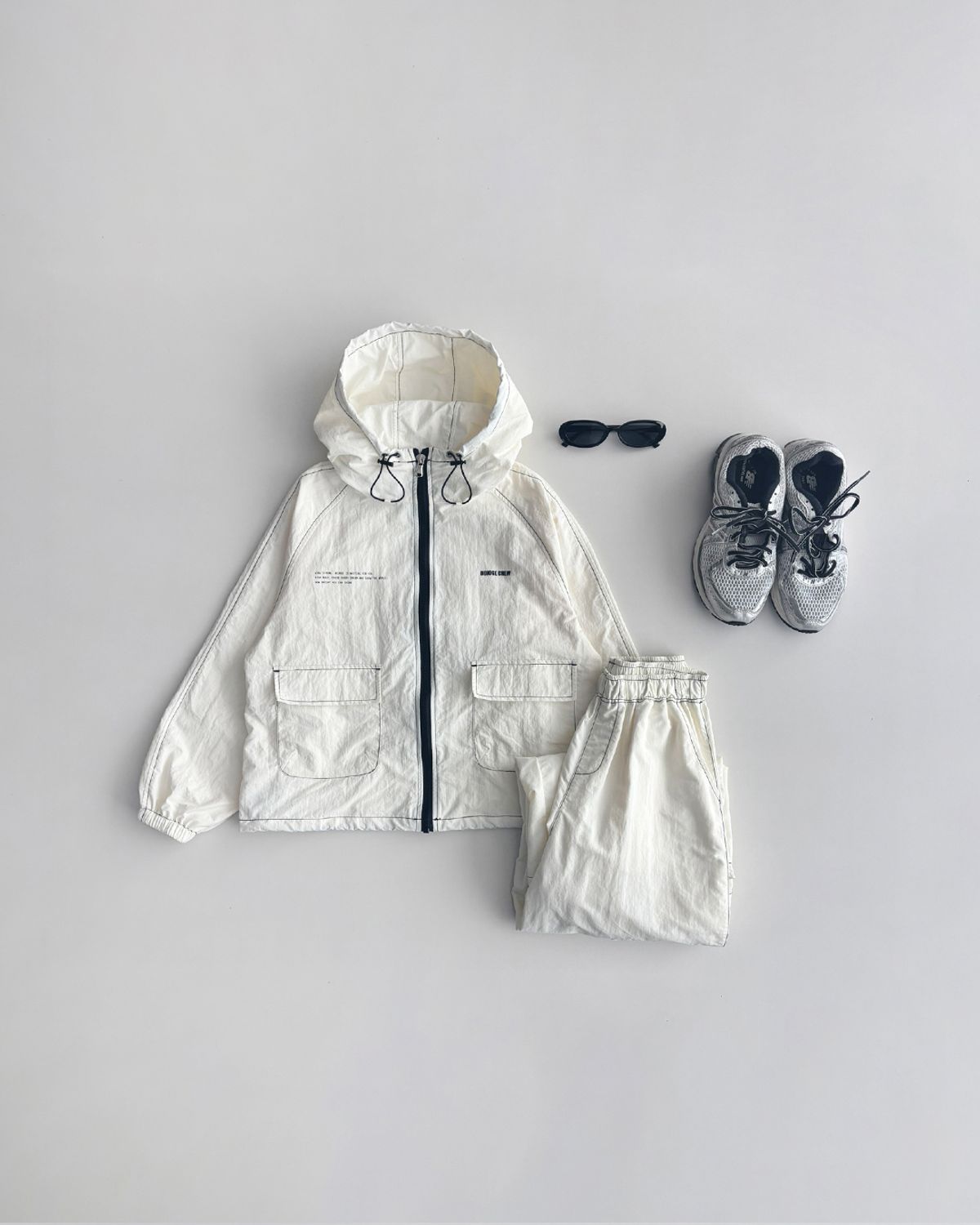 보조개(BOJOGE) 쉘터 윈드브레이커(크림)+폴딩 카고팬츠(크림) SET