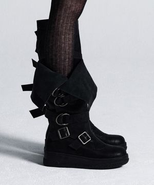 103 matte buckle strap boots