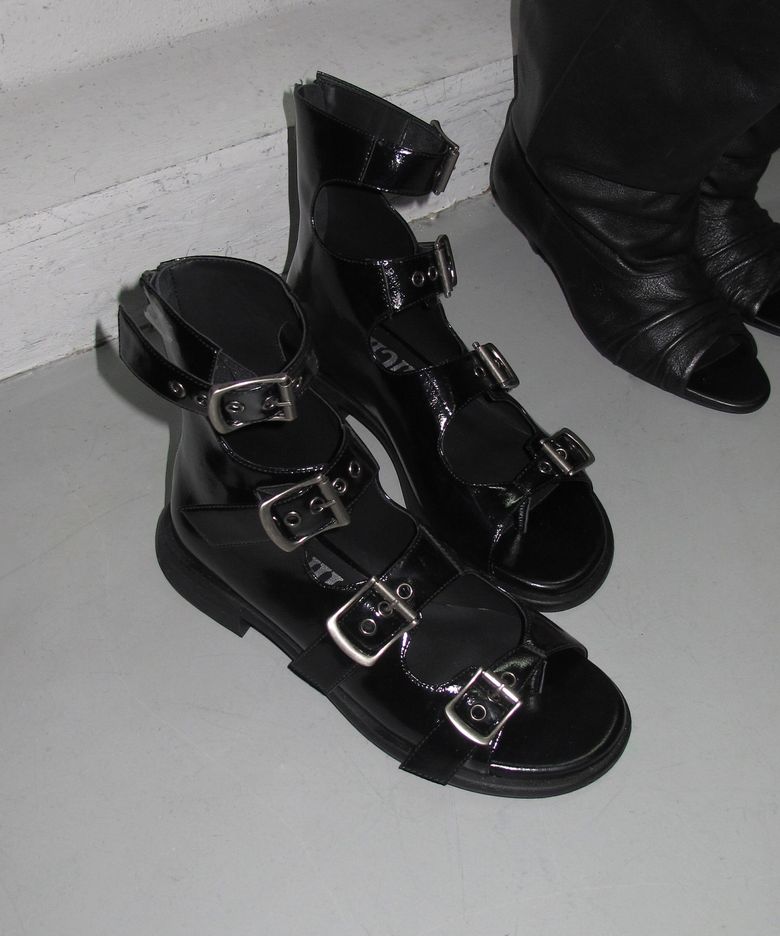 104 west buckle sandals