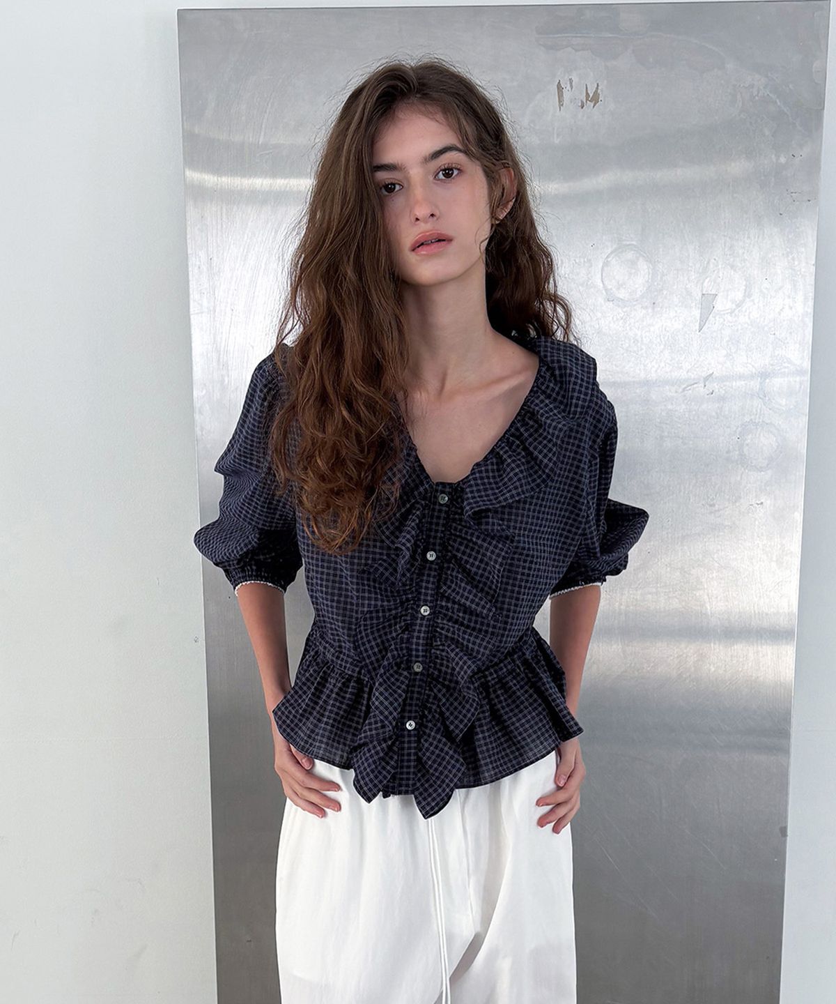 포에트서울(POETSEOUL) Voluminous Blouse_check navy