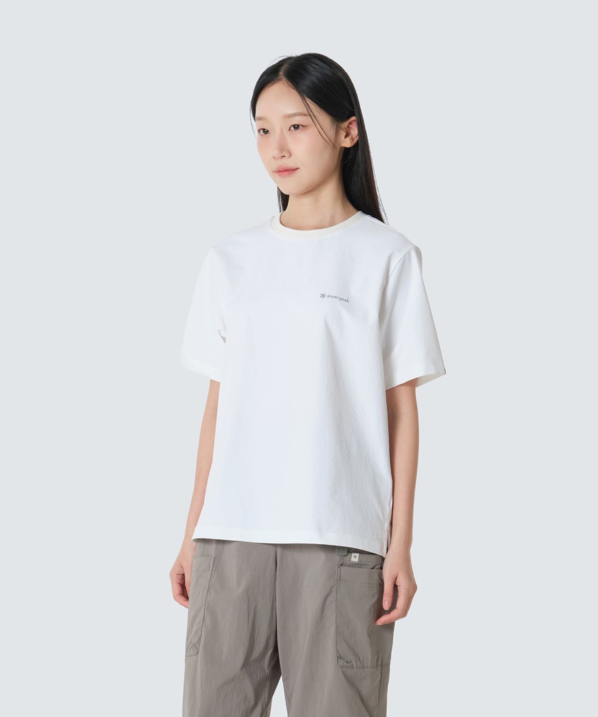 스노우피크 어패럴(SNOWPEAK APPAREL) 클래식 우븐 여성 반팔 티셔츠 (S26MWTTS17) White