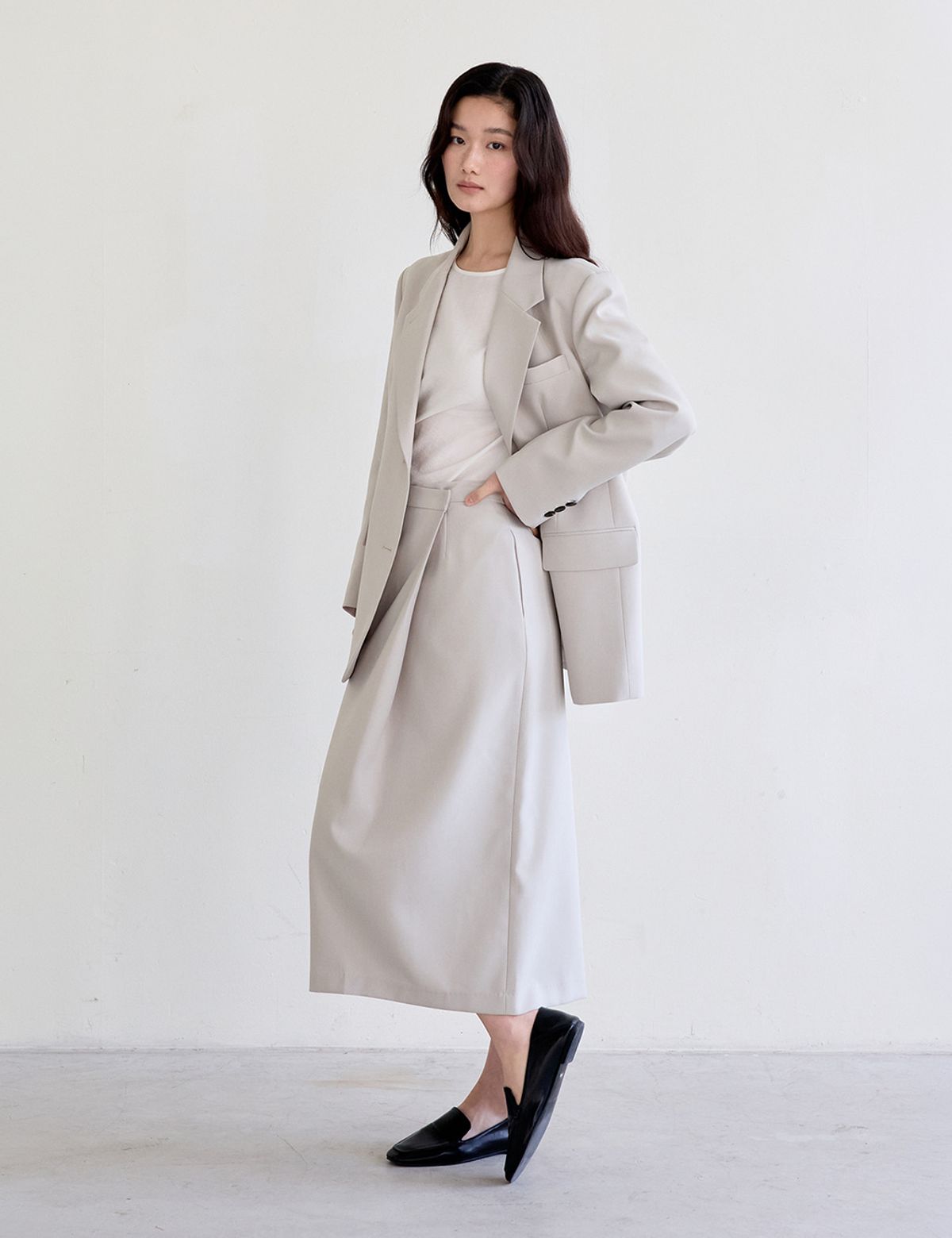 더엘로(THEELO) 시크 랩 스커트 (Beige)
