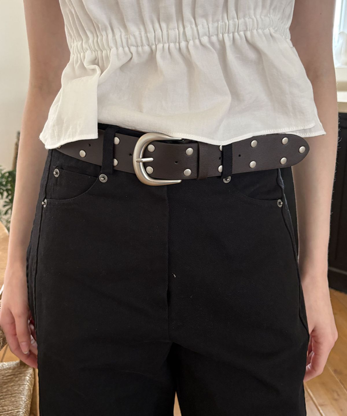딜라이디(DELIDI) Elin stud belt (dark brown)