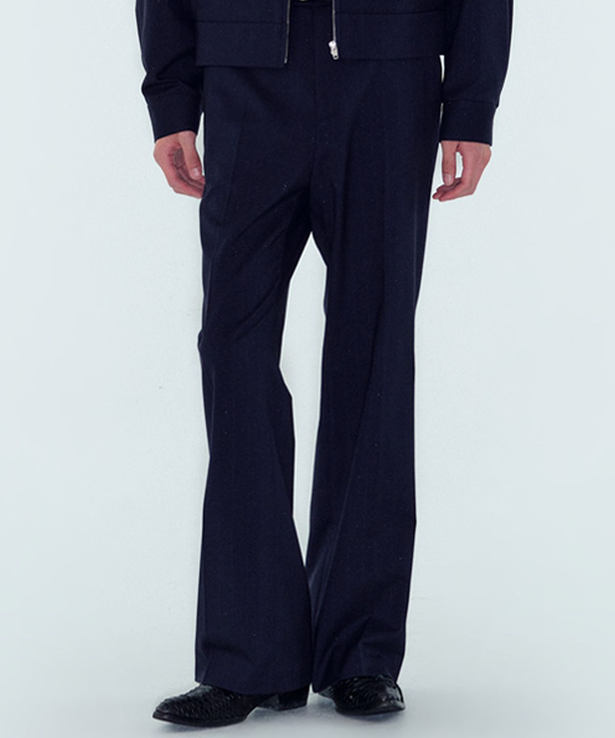 노이스(NOICE) M JAPANESE PINSTRIPED FLARED PANTS - NAVY