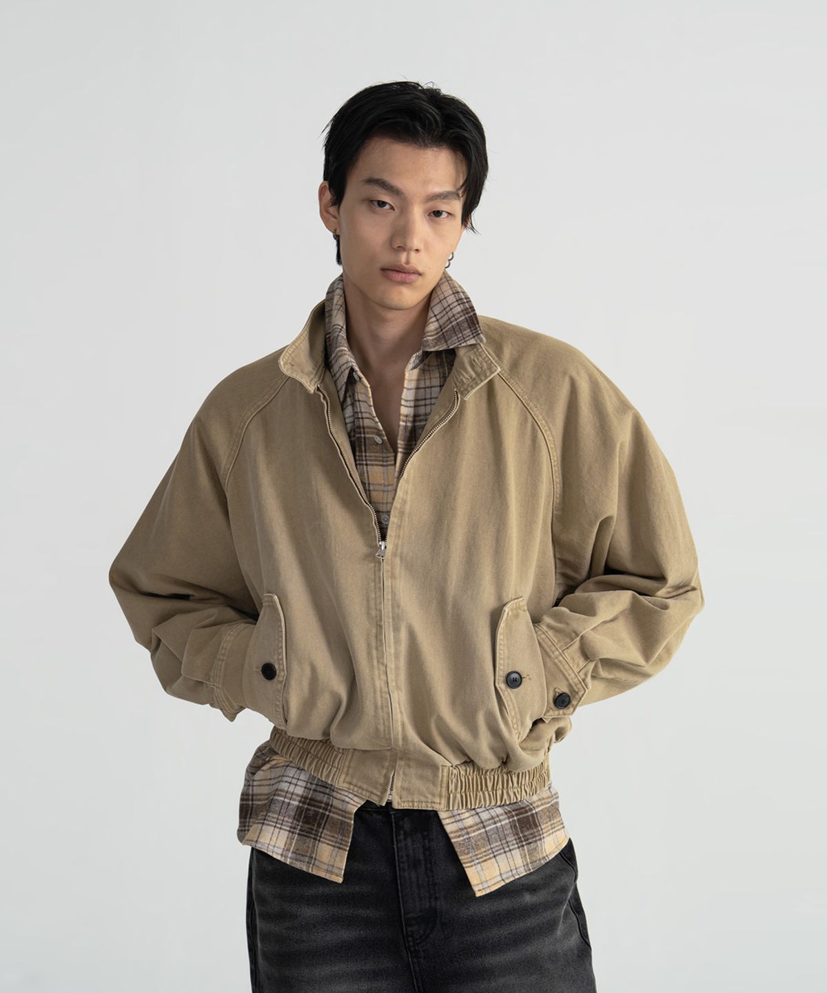 노이스(NOICE) PIGMENT WASHED HARRINGTON ENGLISH BLOUSON - BEIGE