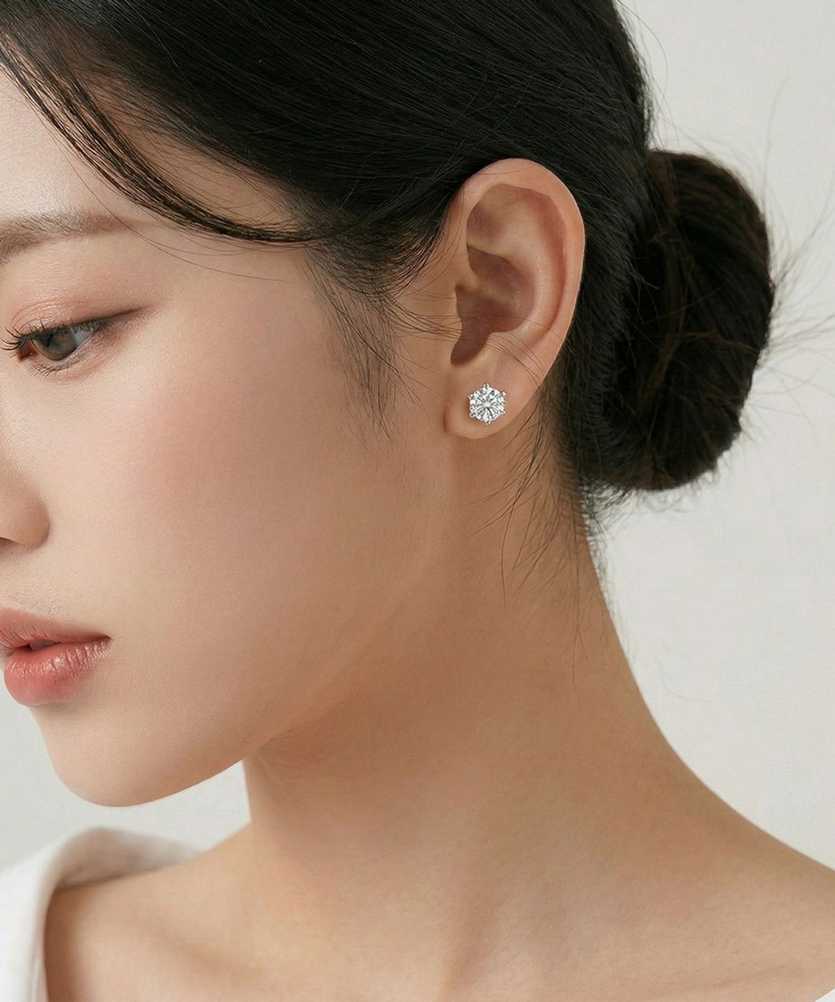 디유아모르(DIEUAMOUR) 퓨어 아우라 모이사나이트 귀걸이 한쌍 2캐럿 시뮬럿 다이아 6프롱
