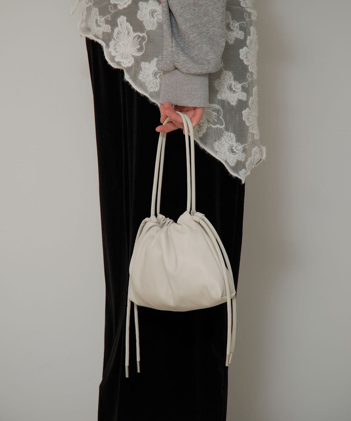 까르몽드(CARMONDE) Pooky Bag_Ivory