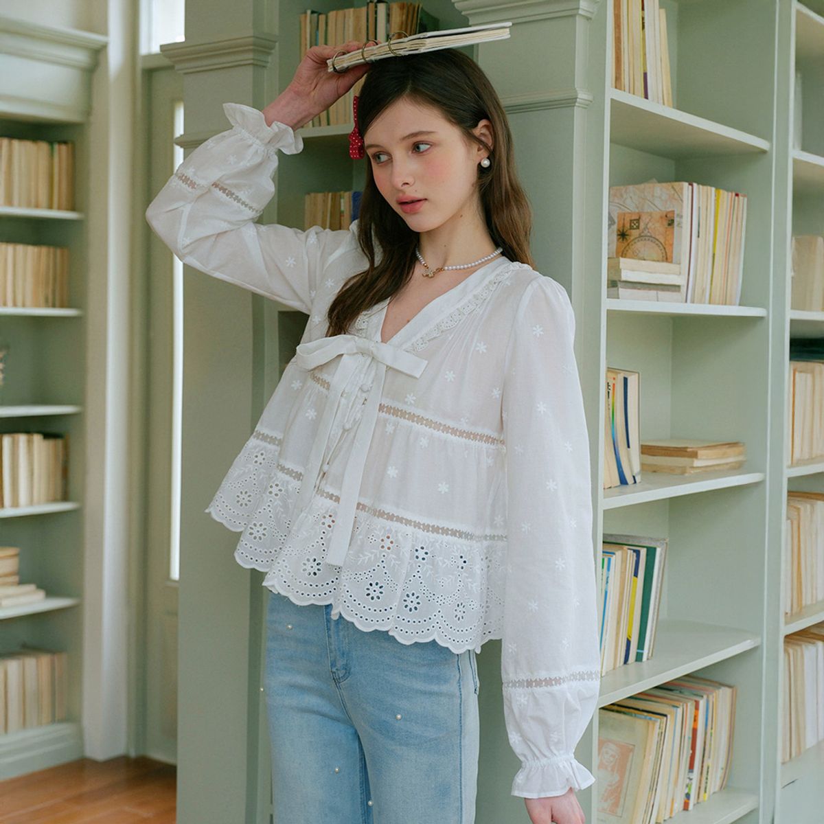 쎄무아듀(CEST MOIDEW) Cest_Pure embroidery lace tiered blouse